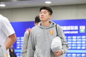 岳瑞杰本场12次解围,成单场中超完成至少10次解围最年轻的球员